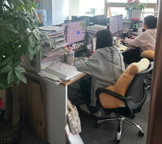 Strategy-Control team handling customer enquiries